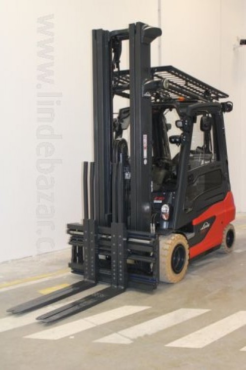 Vysokozdvižný vozík s elektrickým pohonem E 30