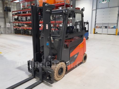 Vysokozdvižný vozík s elektrickým pohonem EG25